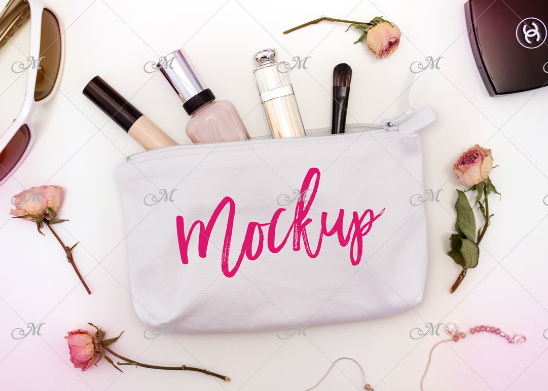 Download White Cosmetic Bag Mock-up. PSD ~ Product Mockups ...