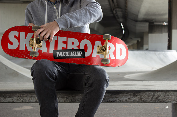 Download Skateboard Mockup - PSD