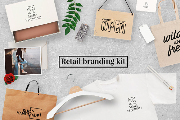 Download Retail branding mock up kit