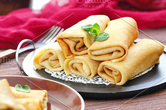 Rolled Pancakes With Cottage Cheese