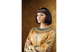 Beautiful woman with fashion make-up and hairstyle like Egyptian queen ...