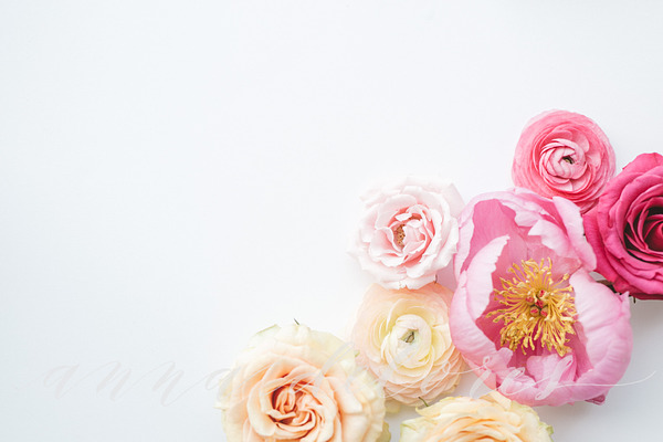 Styled Stock Photo, Pink Flowers 2 PSD Mockup