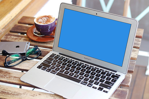 Download MacBook Air Mockup + Smart Object