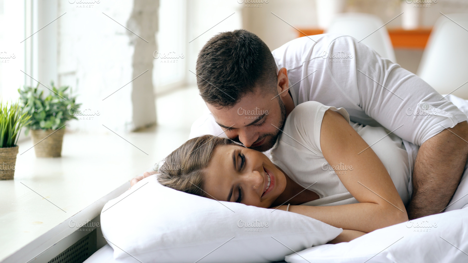 Couple Kissing In Bed Couple Kissing In Bed Bedroom Couple Kissing